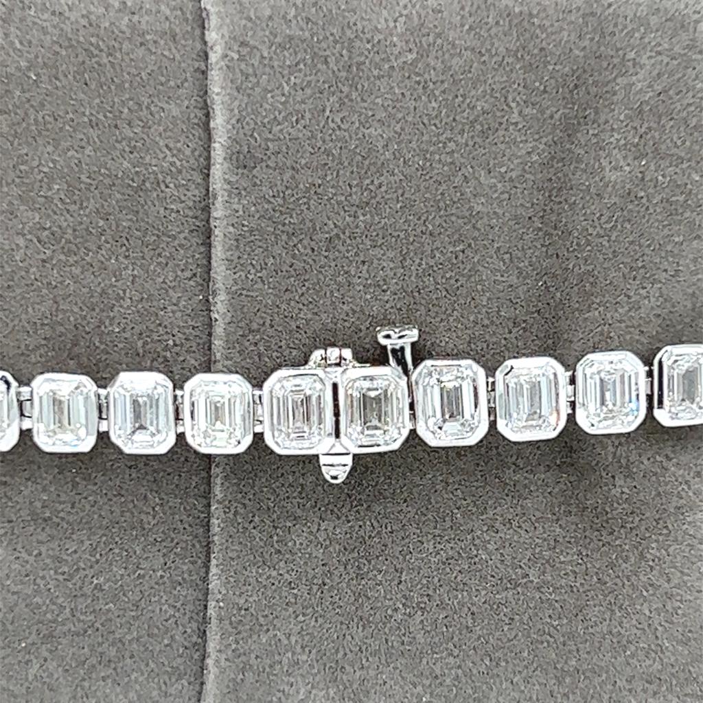Natural Emerald Cut Diamond Tennis Bracelet, in White Gold