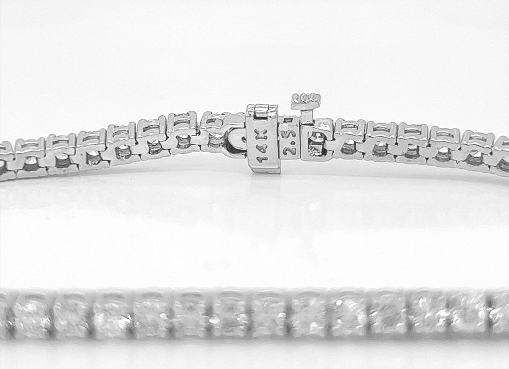 Natural Round Diamond Tennis Bracelet, in White Gold