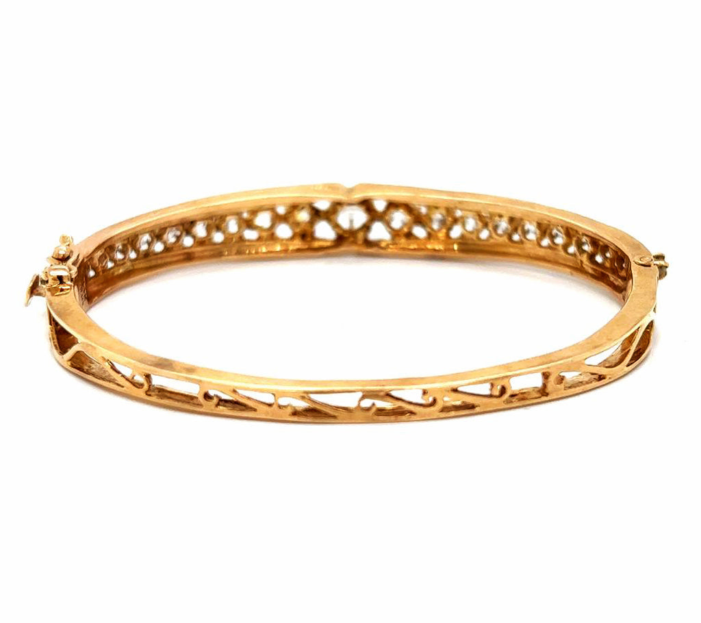 Natural Cushion and Oval Diamond Vintage Bangle, in Yellow Gold - Pre-owned