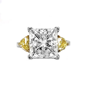 Natural Princess Cut Diamond with Triangle Cut Fancy Yellow 3 Stone Ring, in White Gold - Pre-owned