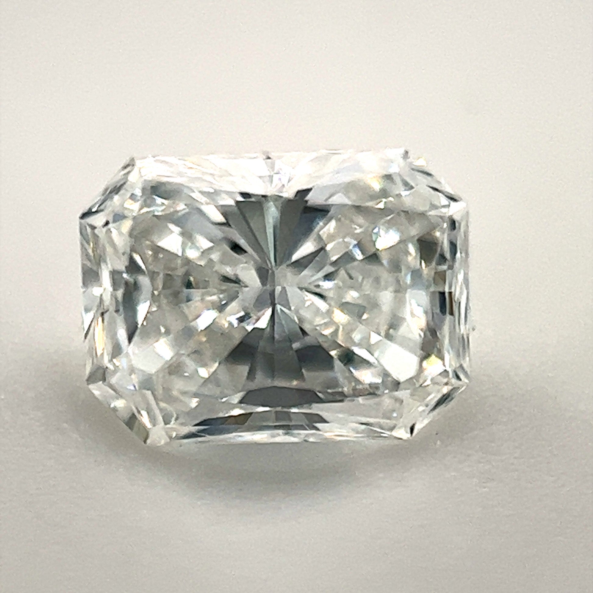 0.78 ct Diamond RA E SI2 (GIA) 2195307042