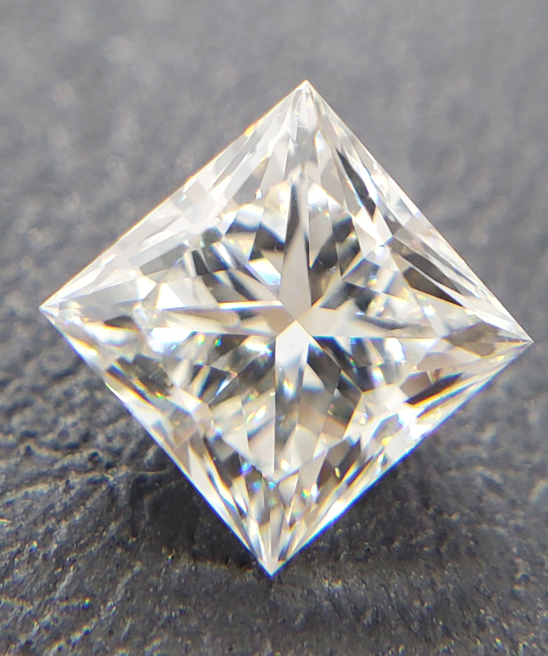 0.93 ct Diamond PR H VS2 (EGLUSA) 921392601D