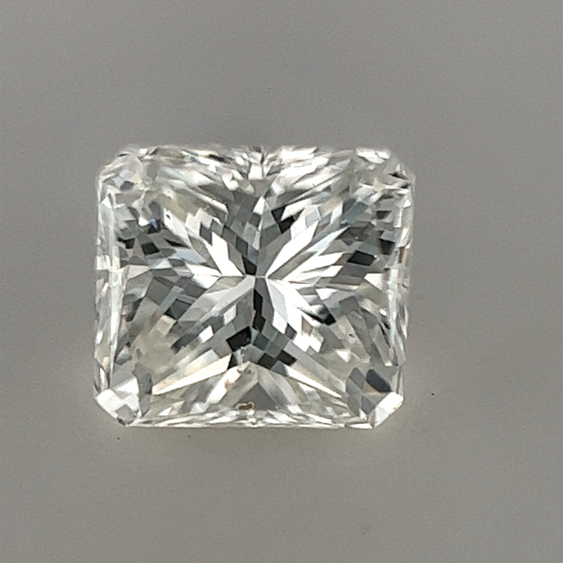0.51 ct Diamond RA H SI2 (NON CERT)