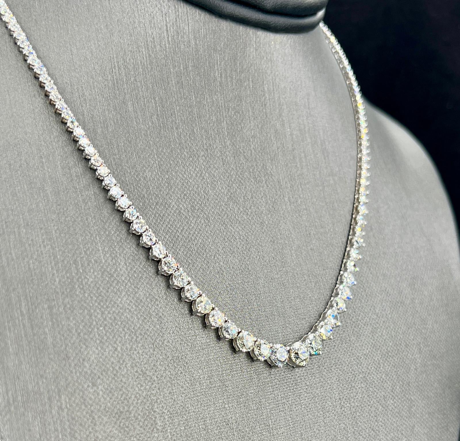 Natural Round Diamond Rivera Graduating Necklace, in White Gold