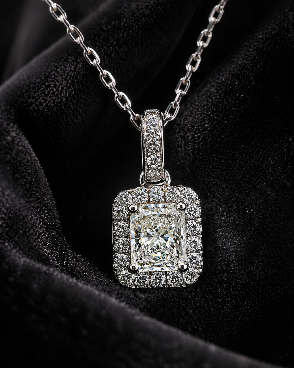 Natural Diamond Halo Pendant 18KT White Gold