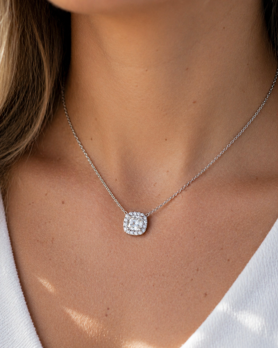 Natural Diamond Halo Pendant 18KT White Gold