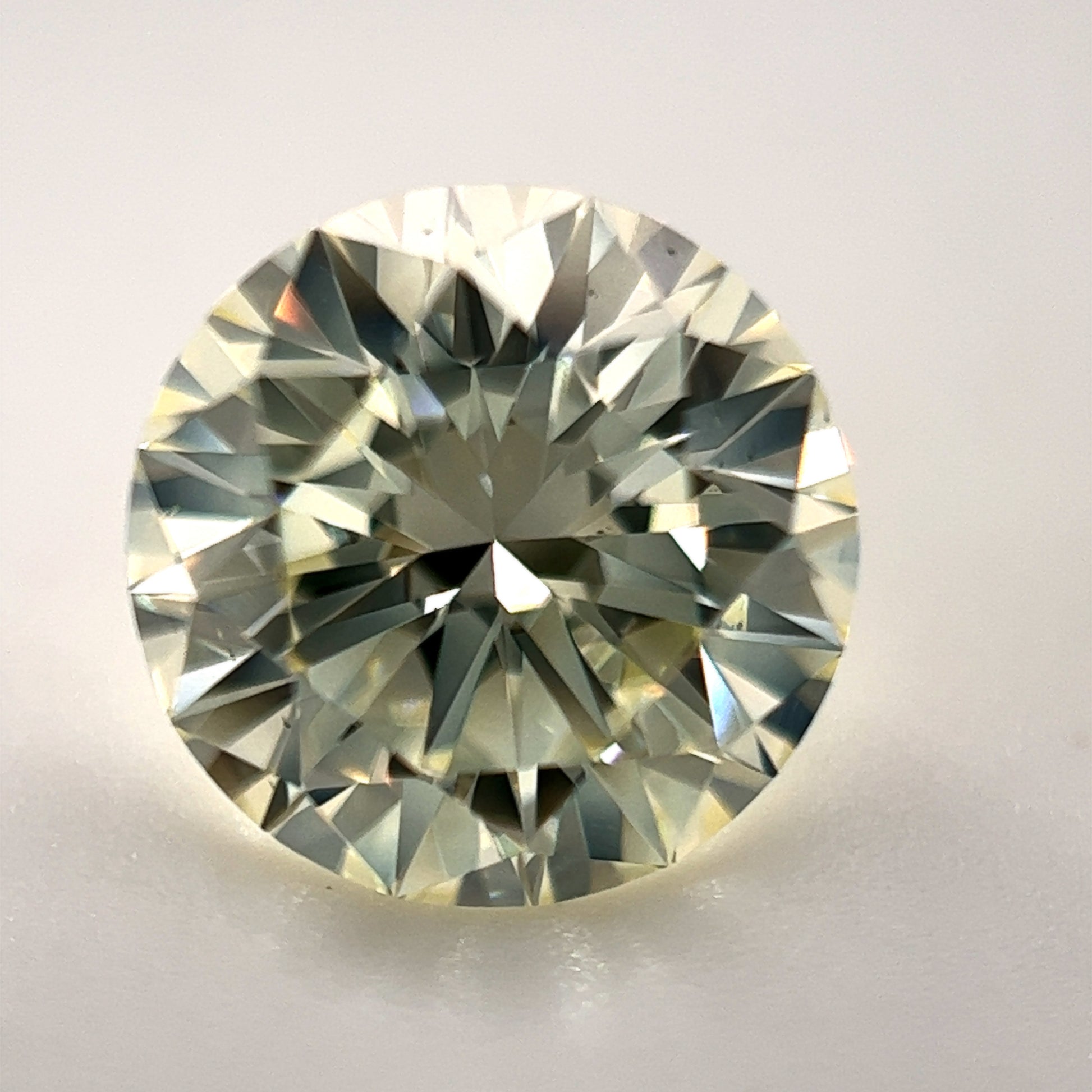 2.3 ct Diamond Round Cut P VS2 (GIA) 2213986974