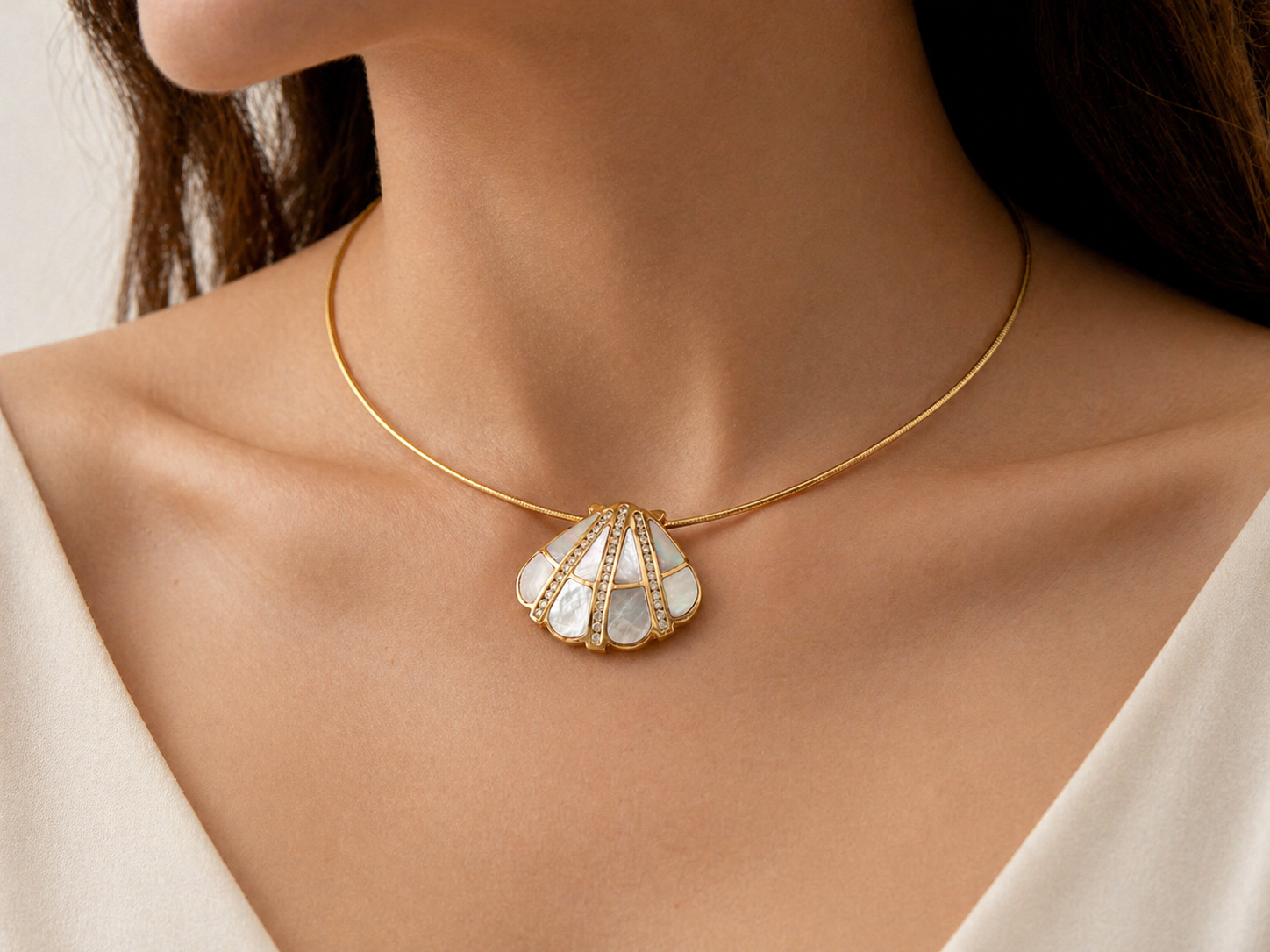 Natural Diamond Mother of Pearl Cocktail Necklace Pendant 14KT Yellow Gold
