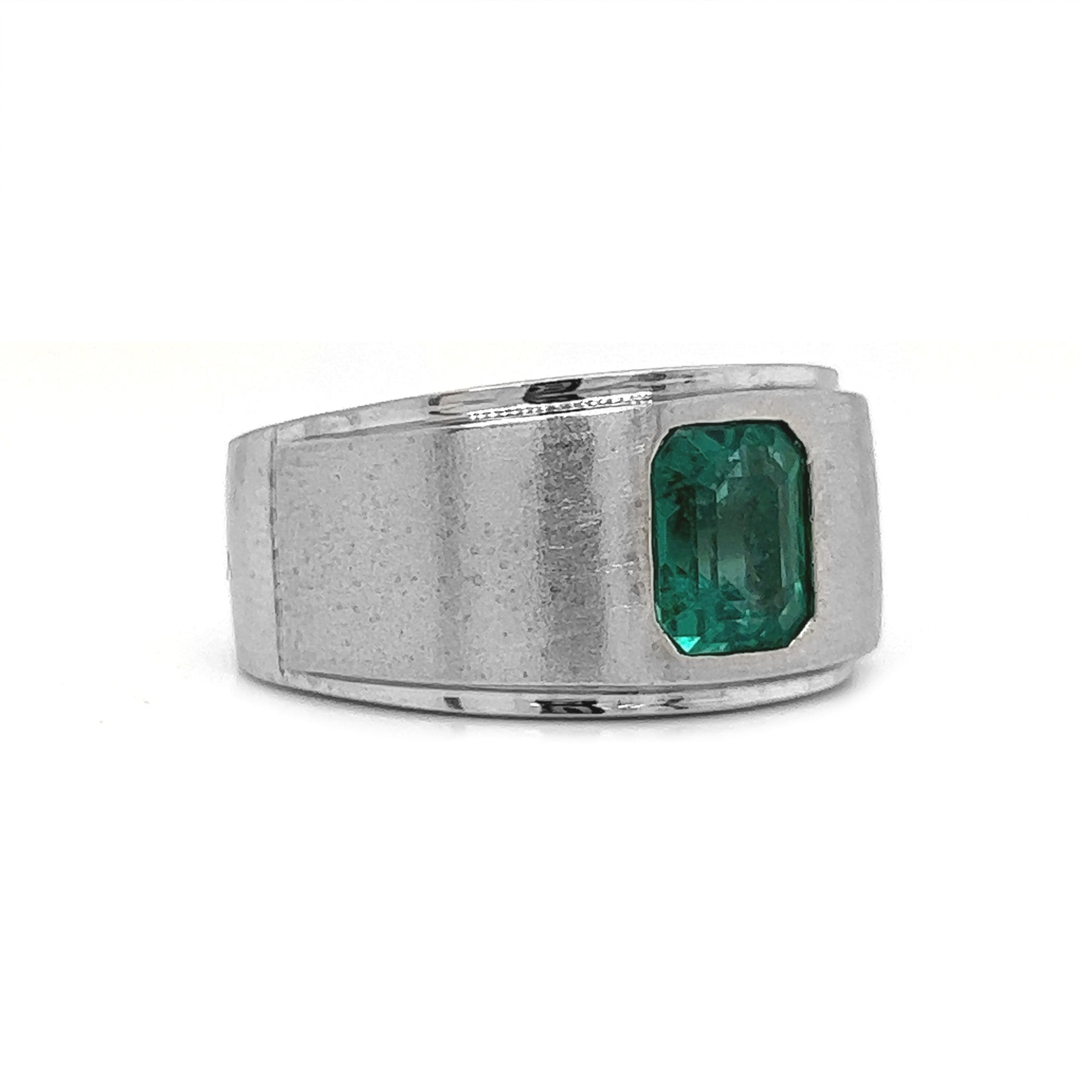 Natural Green Emerald Solitaire Bridal Ring, in Yellow Gold - Pre-owned