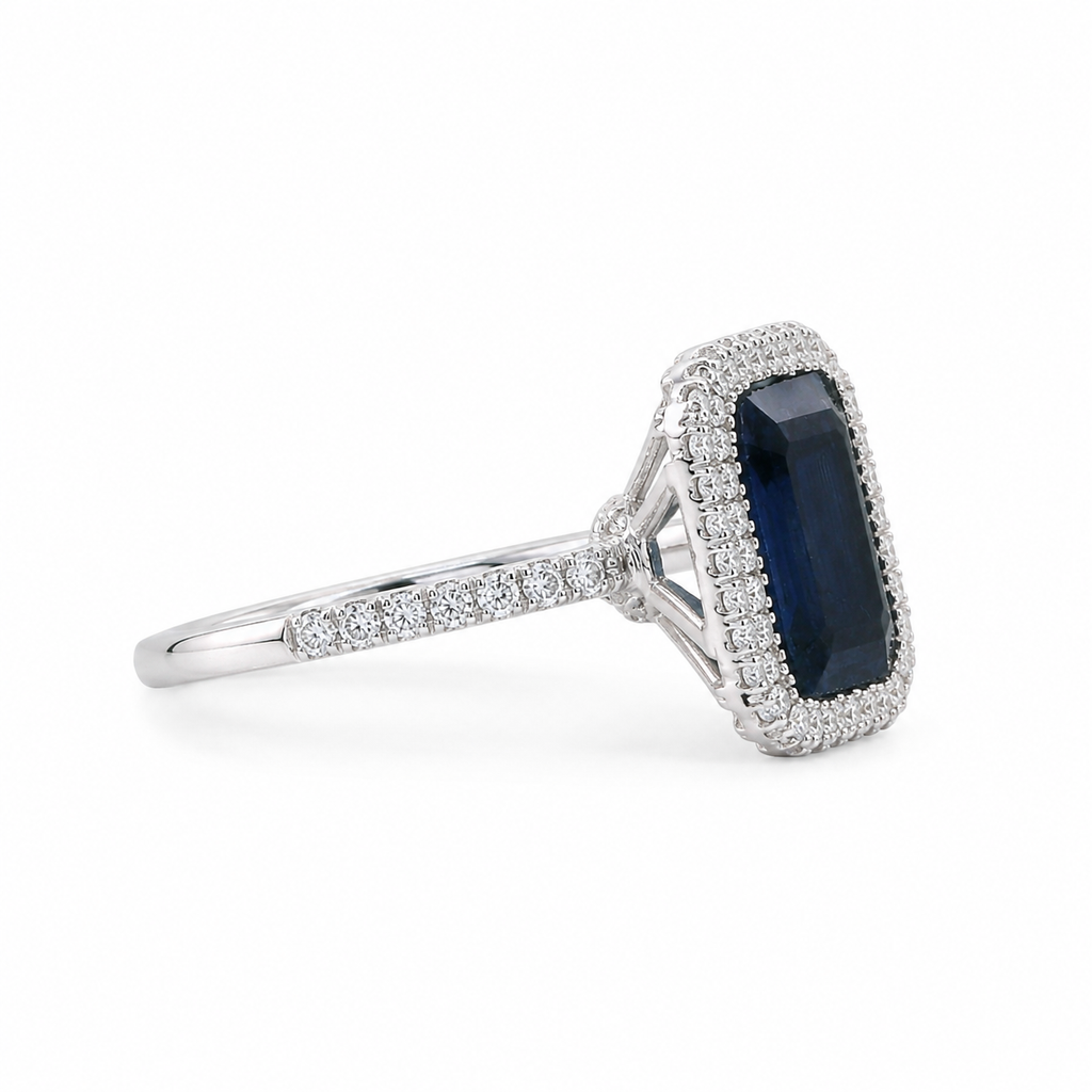 Natural Heated Sapphire and Diamonds Halo Cocktail Ring 18KT White Gold