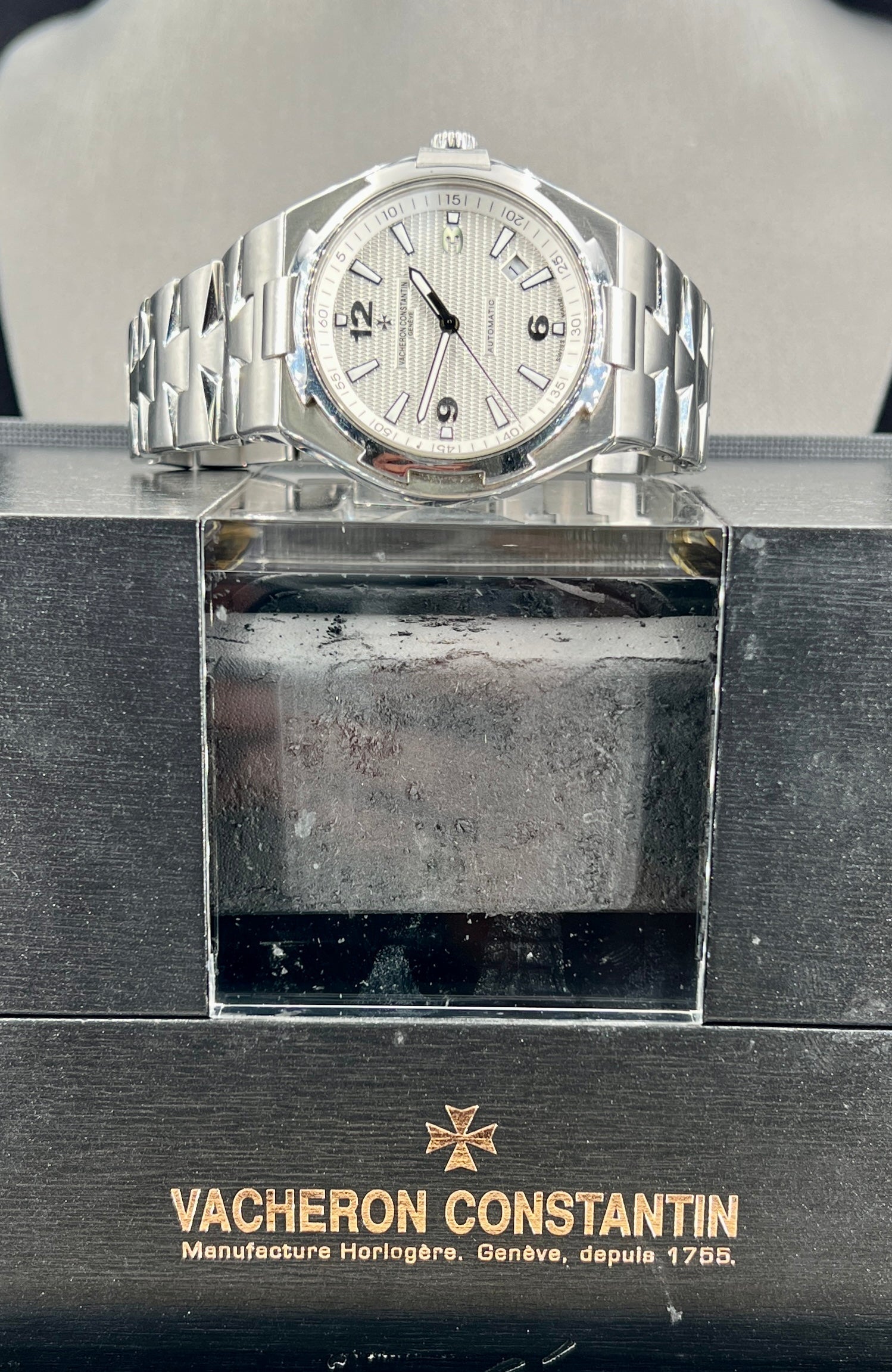 Vacheron Constantin Stainless Steel White Dial 42mm Watch 47040 – Pre-owned