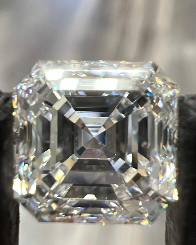 2.34 ct Diamond Asscher Cut F SI1 (GIA) 2131129552