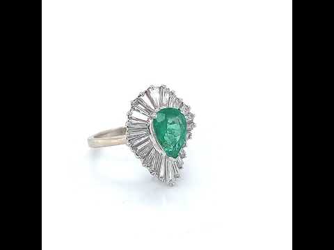 Natural Green Emerald and Diamond Cluster Art Deco Ballerina Ring, in White Gold - Pre-owned